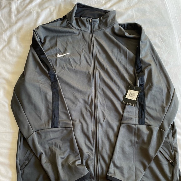 NWT Nike zip up jacket - Picture 2 of 4
